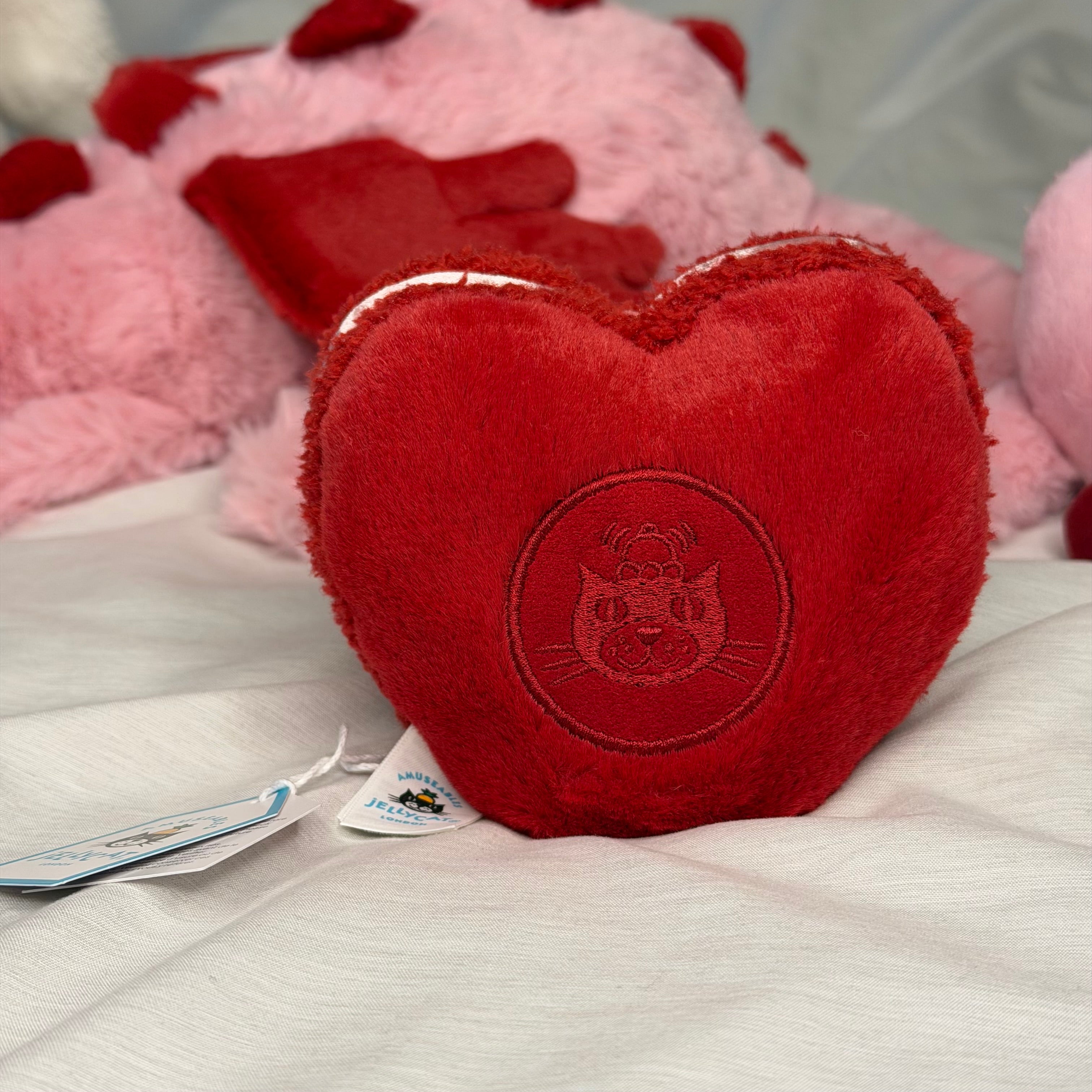 Arlette Heart Macaron