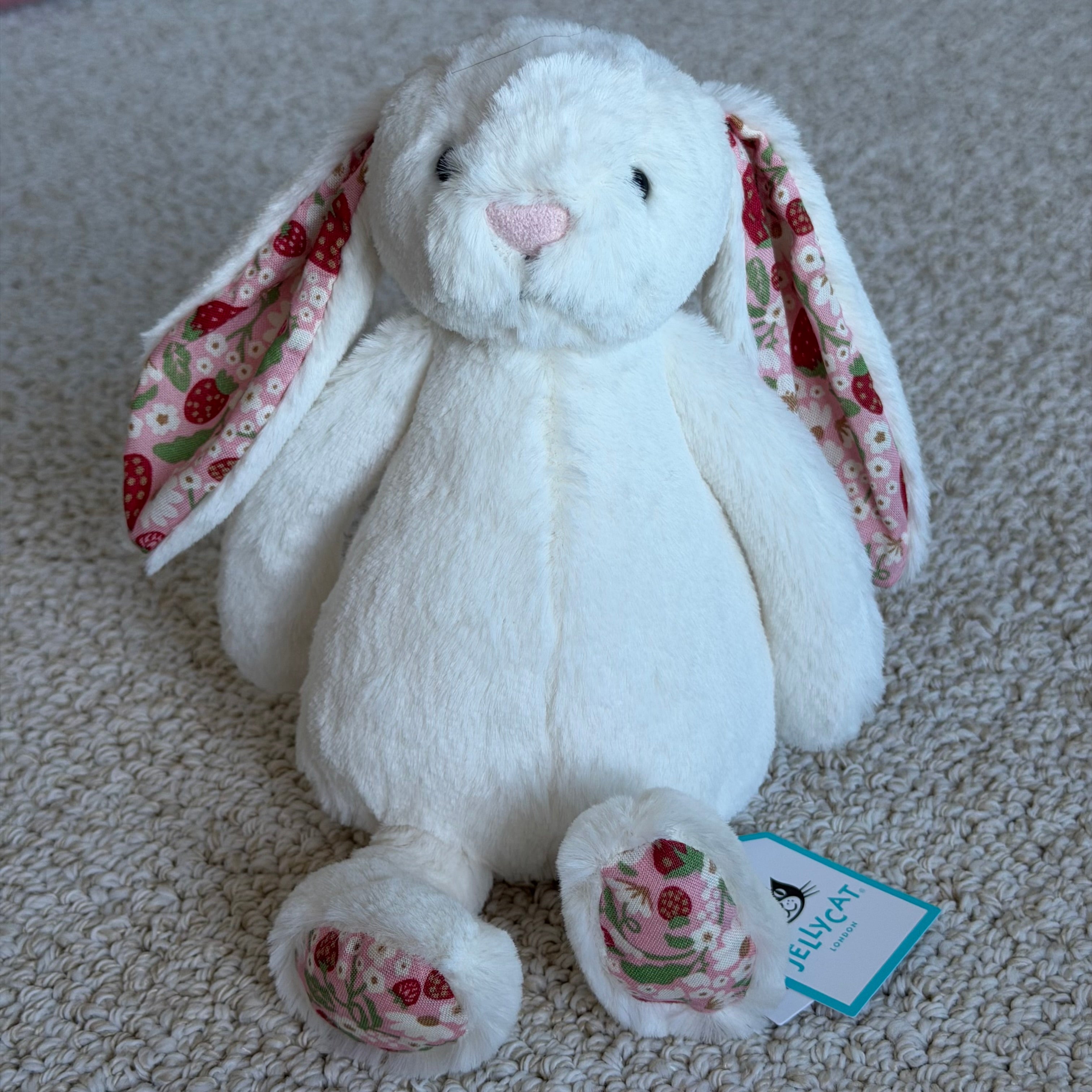 Small Blossom Cream Bunny (Berry)