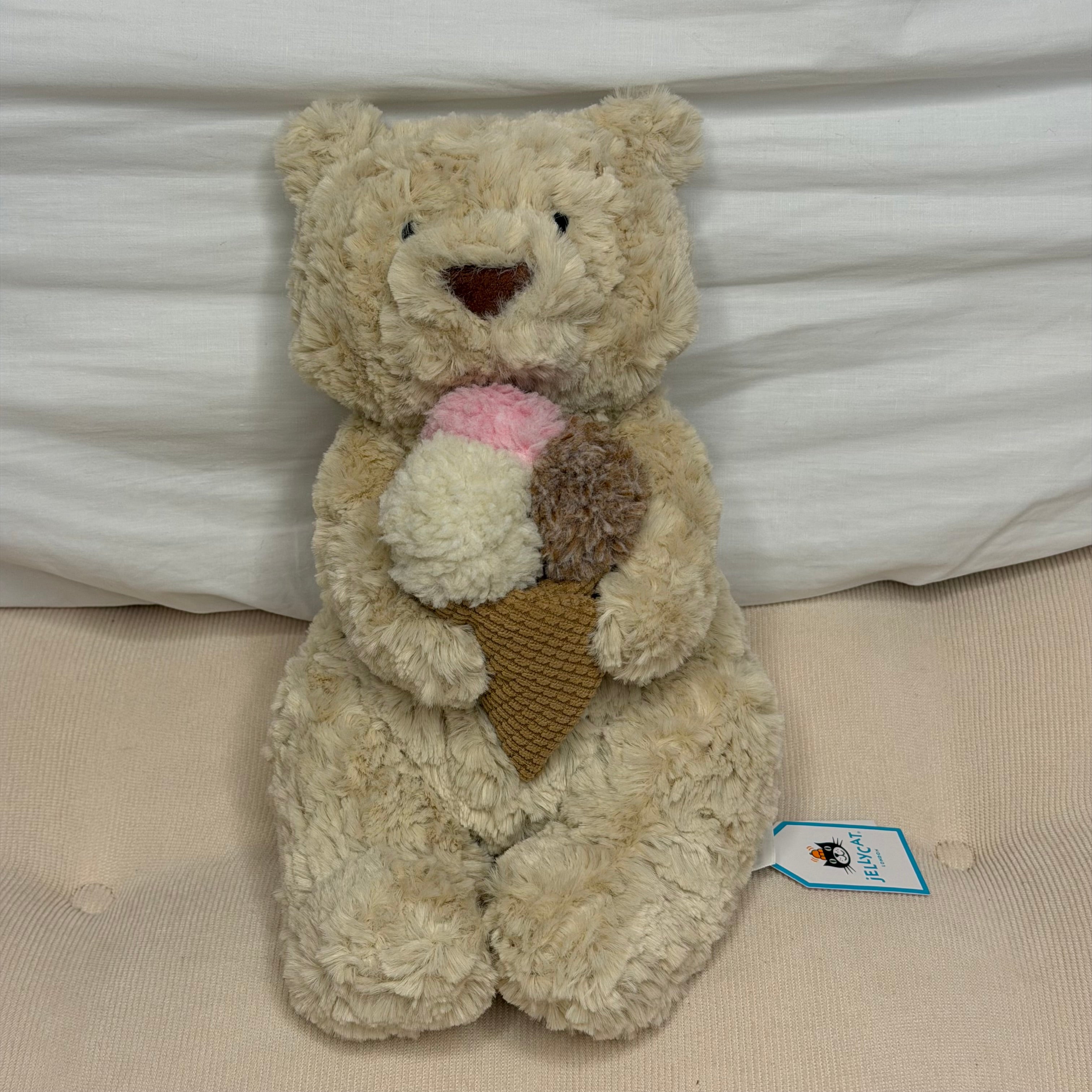 Oatus Bear with Ice Cream
